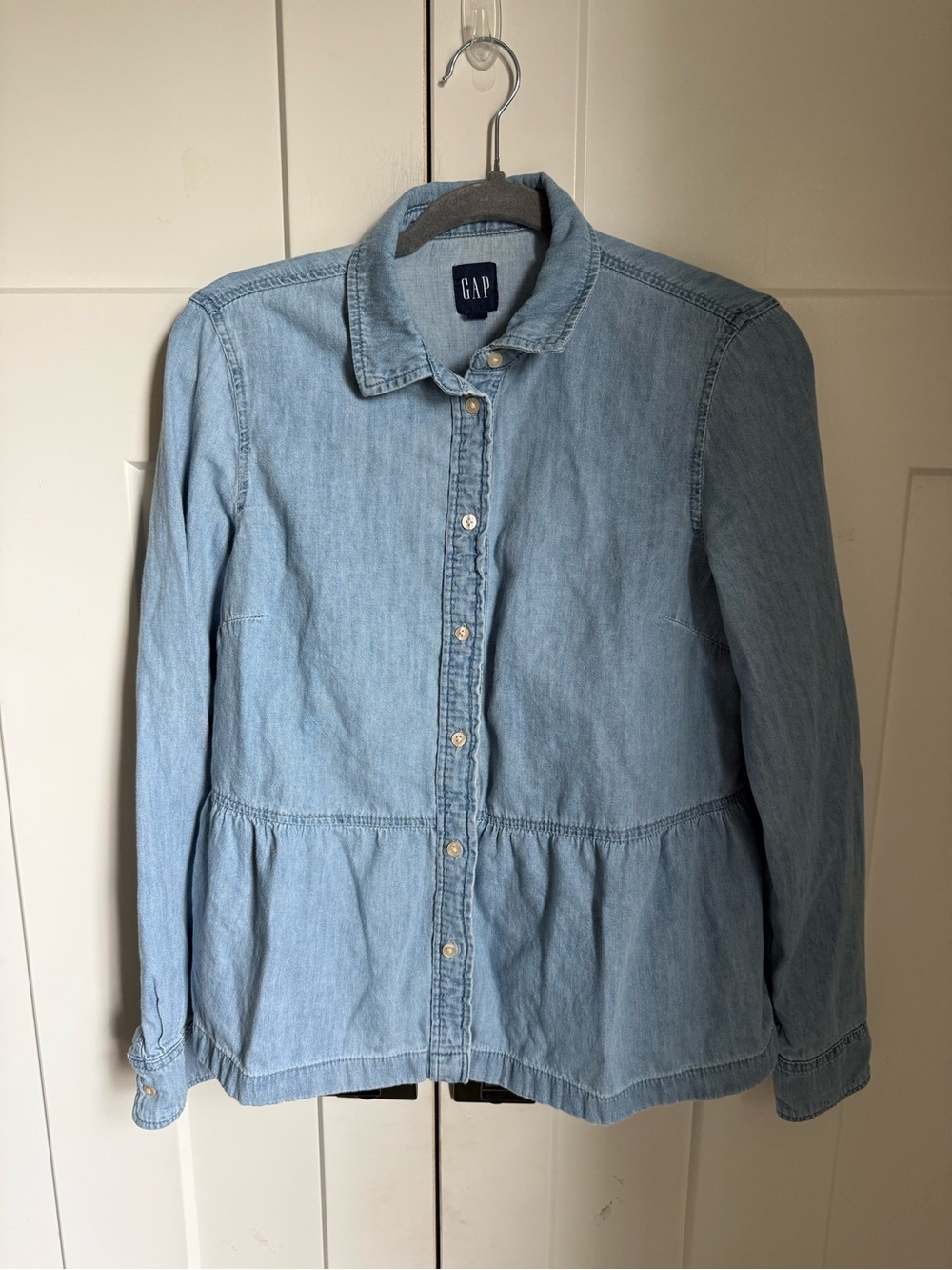 GAP Light Blue Denim Peplum shirt - Women's size Small. Like new.